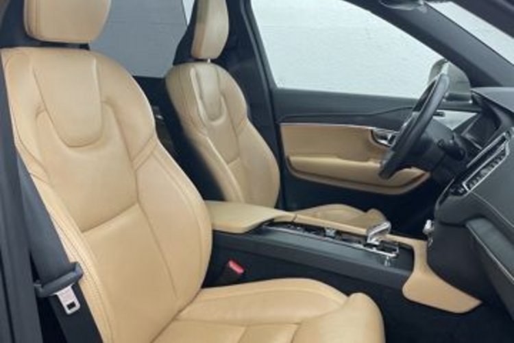 Volvo XC90 XC90 T8 PLUS BRIGHT RECH AWD 7SITZ+PANO+AHK+B&amp;W+