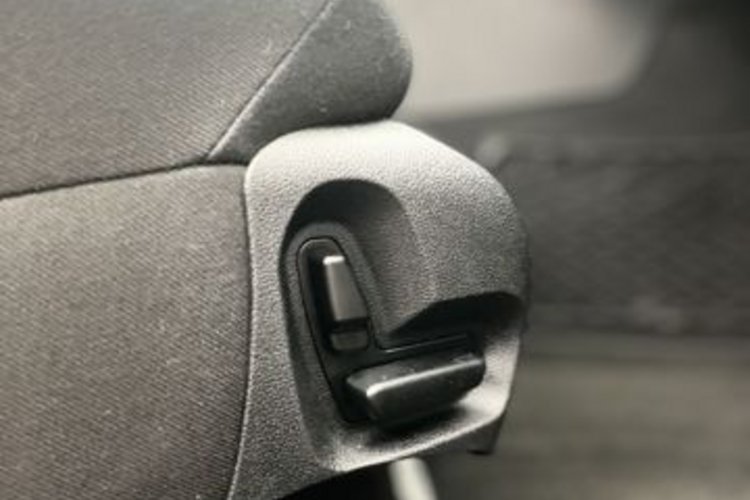 Mercedes-Benz E 200 E 200 Kompressor PDC+2-ZONEN+SITZHEIZ+TEMPOMAT+