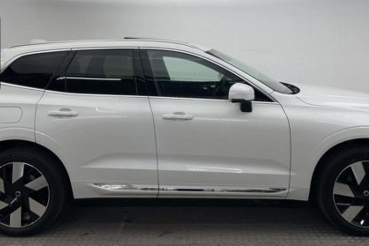 Volvo XC60 XC60 T8 ULTIMATE BRIGHT RECH AWD PANO+AHK+STANDH