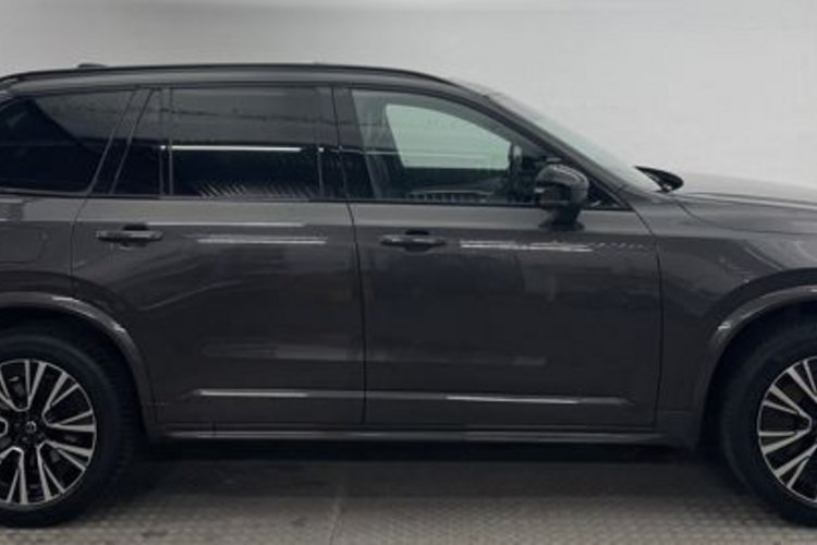 Volvo XC90 XC90 T8 PLUS DARK RECH AWD 7SITZ+PANO+AHK+STANDH