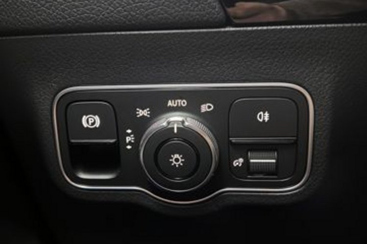 Mercedes-Benz GLA 250 GLA 250 AMG NIGHT HUD+360+MEMORY+STANDHEIZUNG+