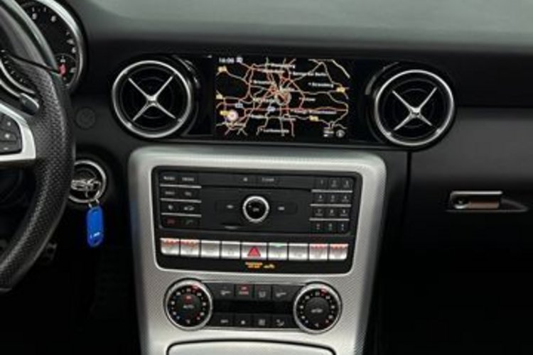 Mercedes-Benz SLC 300 SLC 300 AMG PANO+MEMO+H/K+CARPLAY+AIR-SCARF+