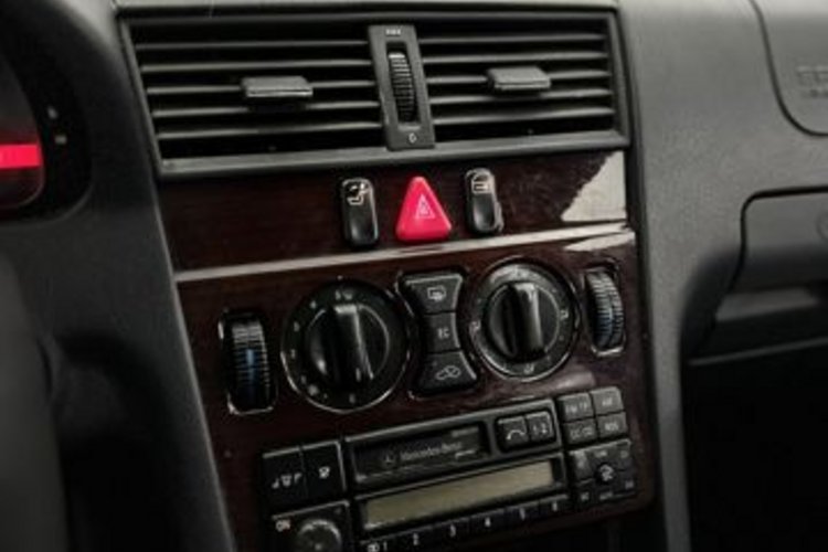 Mercedes-Benz C 180 C 180 RADIO+KASETTE+E-AUSSENSPIEGEL+