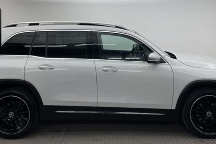 Mercedes-Benz GLB 220 GLB 220 d 4M AMG CARBON 7SITZ+PANO+360+KEYLESS+