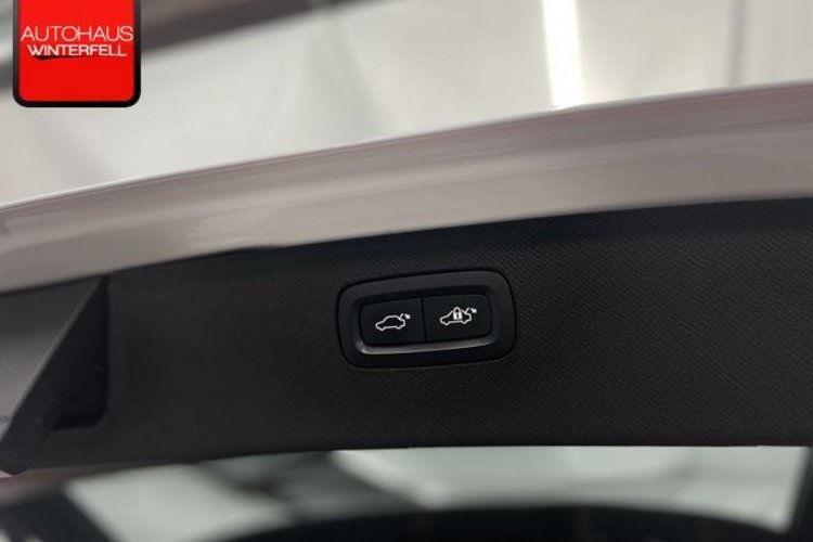 Volvo XC90 XC90 T8 INSCRIPTION RECH AWD 7SITZ+PANO+B&amp;W+AHK+