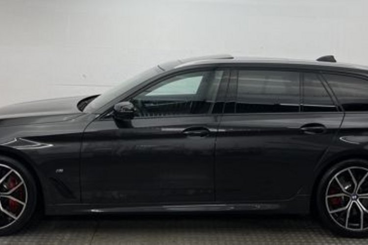 BMW 530 530 d Touring M SPORT PRO PANO+LASER+AHK+STANDH+