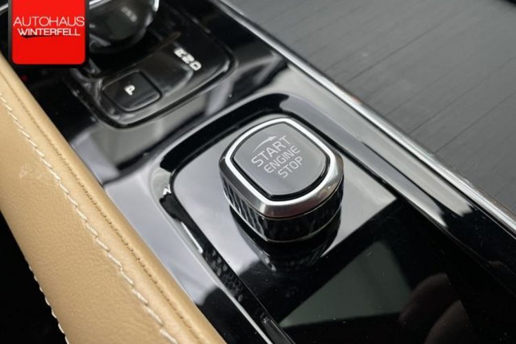 Volvo XC90 XC90 T8 PLUS BRIGHT RECH AWD 7SITZ+PANO+AHK+B&amp;W+