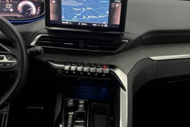 Peugeot 5008 5008 Hybrid 136 e-DSC GT BLACK TONE 7SITZ+PANO+
