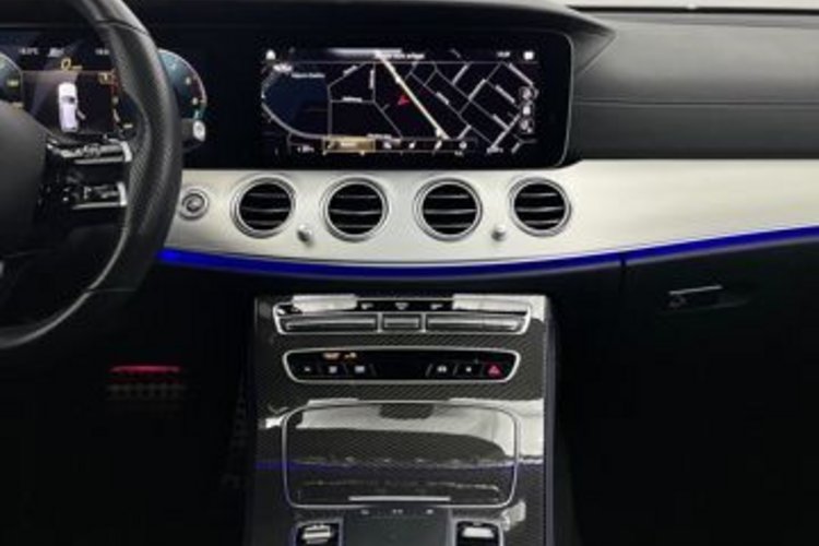 Mercedes-Benz E 300 E 300 de T 4M AMG NIGHT CARBON PANO+AHK+MEMO+