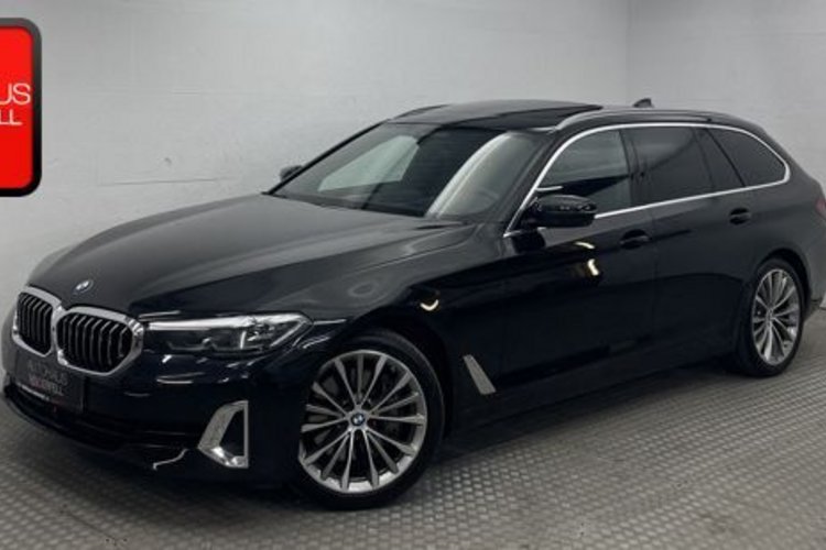 BMW 530 530d xDrive Touring Luxury Line PANO+AHK+360+HUD