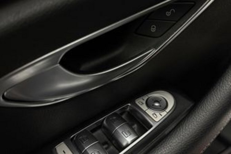 Mercedes-Benz E 350 E 350 e AVANTGARDE MULTIBEAM+COMAND+KAMERA+2ZONE