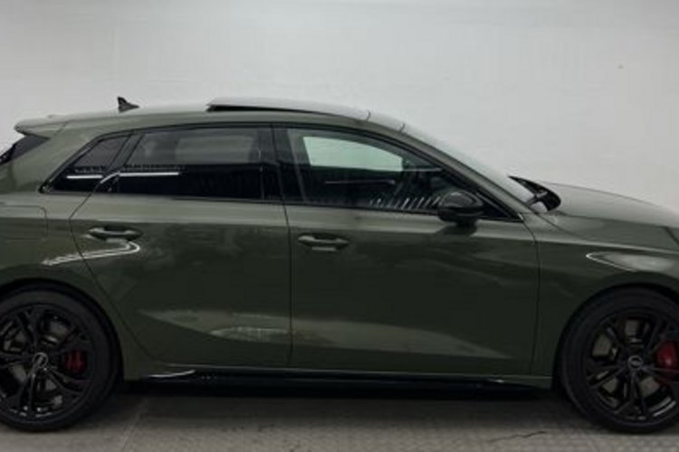 Audi S3 S3 Sportback 2.0 TFSI qu PANO+AKRAPOVIC+MATRIX+