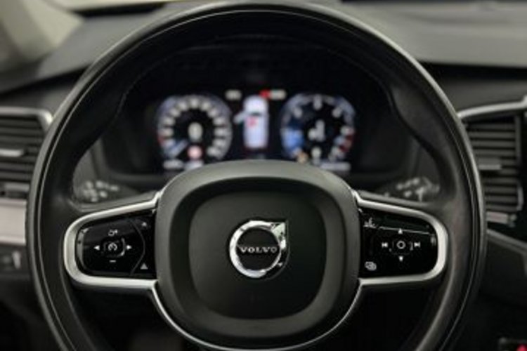 Volvo XC90 XC90 B5 AWD 7SITZ+PANO+AHK+360+HUD+H/K+STANDHZG+