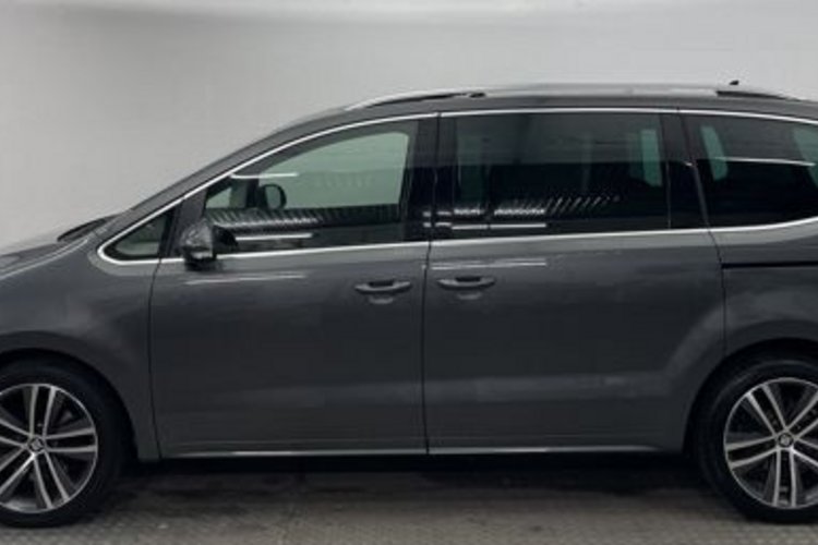 Seat Alhambra Alhambra 2.0 TDI FR-LINE 7SITZ+PANO+AHK+STANDHEI