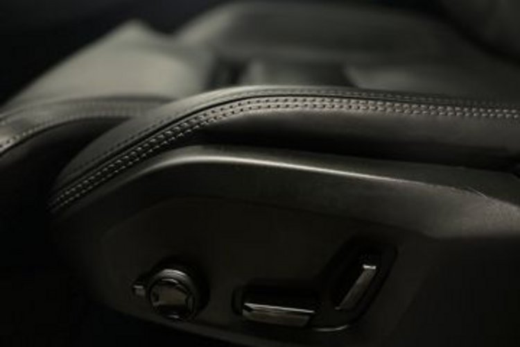 Volvo XC90 XC90 T8 PLUS DARK RECH AWD 7SITZ+PANO+AHK+STANDH