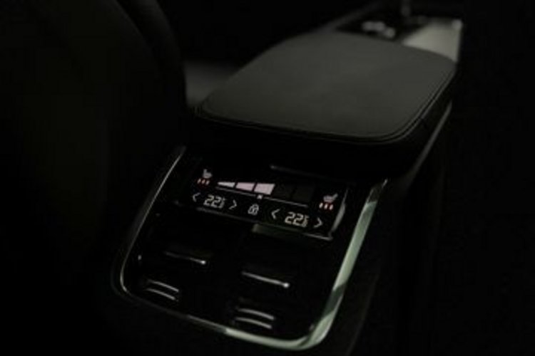 Volvo XC90 XC90 B5 D AWD ULTIMATE BRIGHT 7SITZ+PANO+NUBUK+