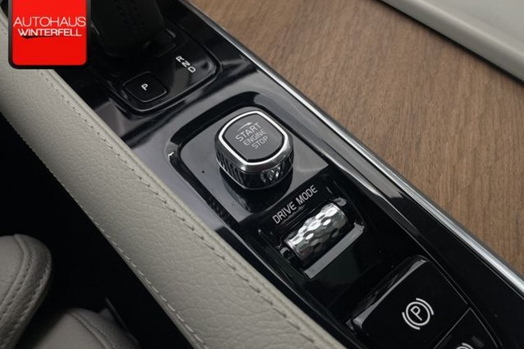 Volvo XC90 XC90 Rech T8 AWD 7SITZ+PANO+AHK+MEMORY+H&amp;K+KAMER