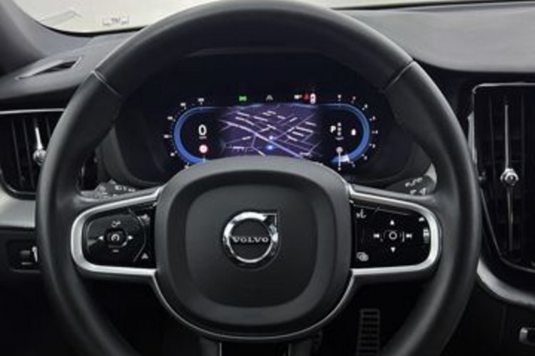 Volvo XC60 XC60 B5 B AWD R-DESIGN HUD+AHK+MEMORY+GOOGLE+LED