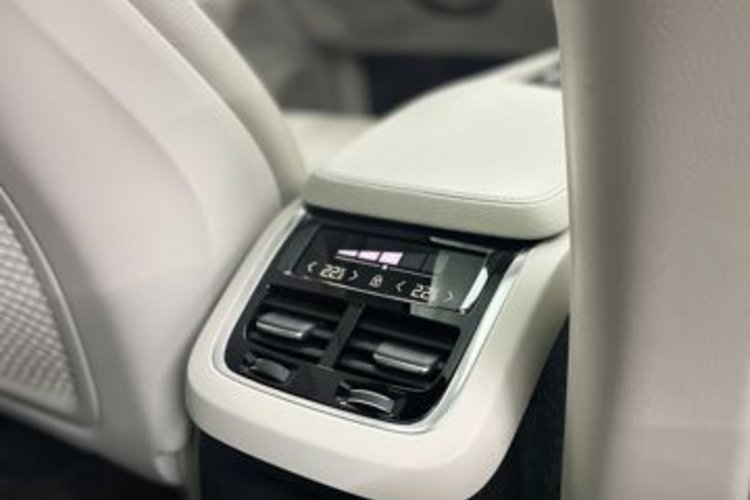 Volvo XC90 XC90 T8 INSCRIPTION RECH AWD 7SITZ+PANO+LUFT+360