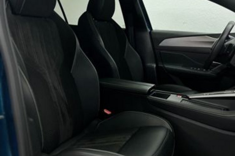Peugeot 408 408 PureTech 130 EAT8 GT PANO+360+MEMO+FOCAL+ACC