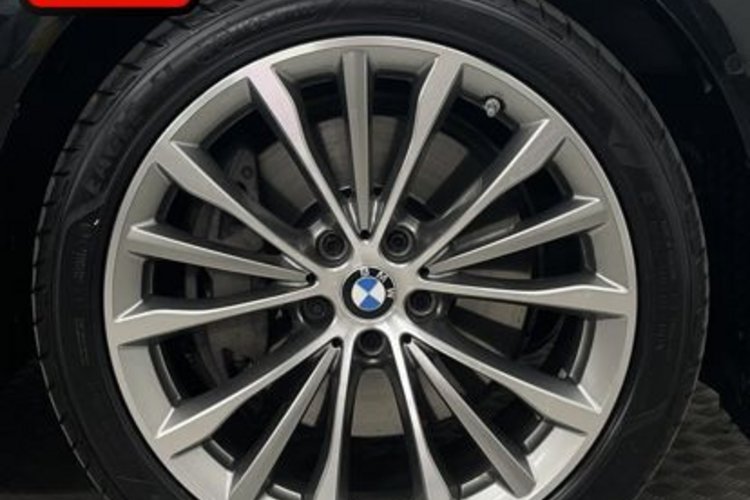 BMW 530 530d xDrive Touring Luxury Line PANO+AHK+360+HUD