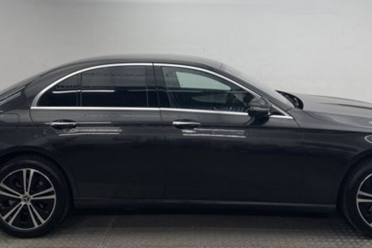 Mercedes-Benz E 300 E 300 d 4M AVANTGARDE AHK+KEYLESS+DISTRONIC+MBUX