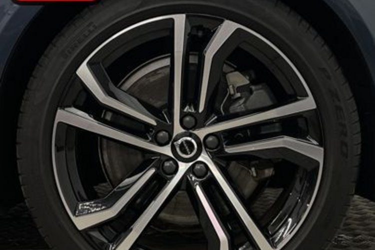 Volvo V90 V90 T8 R-DESIGN RECH AWD PANO+AHK+B&amp;W+STANDHZG+