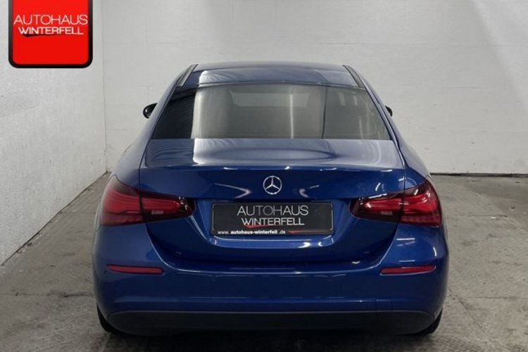 Mercedes-Benz A 200 A 200 d Limousine LED+KAMERA+DISTRONIC+CARPLAY+