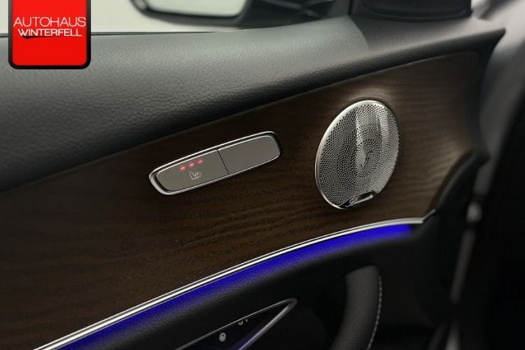 Mercedes-Benz E 400 E 400 d T 4M AVANTGARDE PANO+AHK+KEYLESS+DISTRO+