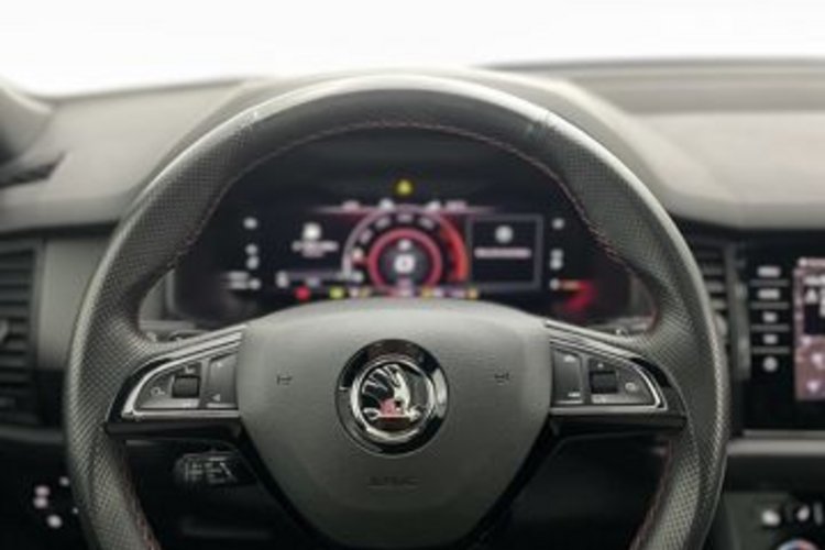 Skoda Kodiaq Kodiaq RS 4x4 CARBON PANO+AHK+STANDHZG+ACC+MEMO+