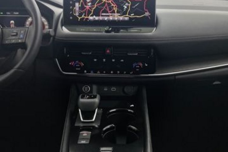 Nissan X-Trail X-Trail 1.5 VC-T Tekna 7SITZ+BOSE+MEMO+CARPLAY+