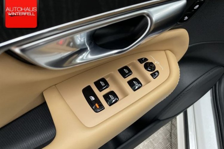 Volvo XC90 XC90 T8 INSCRIPTION RECH AWD 7SITZ+PANO+AHK+MEMO