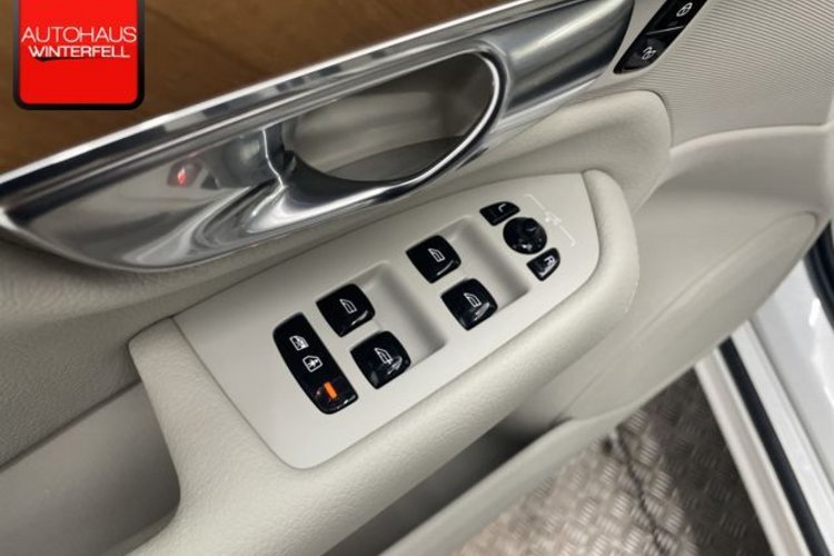 Volvo XC90 XC90 Rech T8 AWD 7SITZ+PANO+AHK+MEMORY+H&amp;K+KAMER