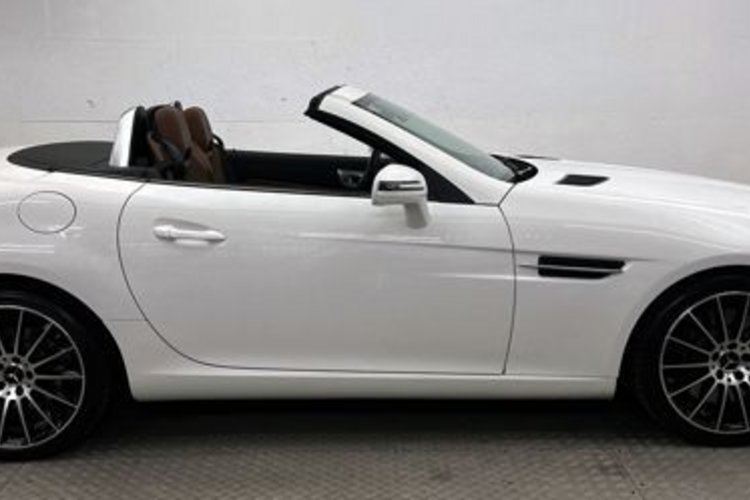 Mercedes-Benz SLC 300 SLC 300 AMG PANO+MEMO+H/K+CARPLAY+AIR-SCARF+