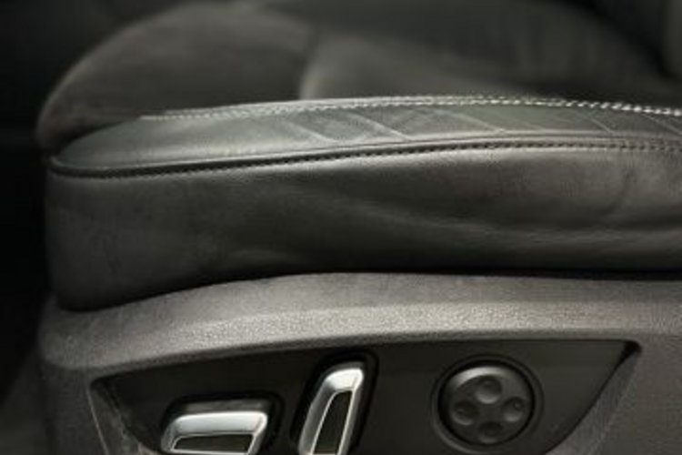 Audi Q7 Q7 3.0 TDI qu S line V12 OPTIK 7SITZ+PANO+AHK+