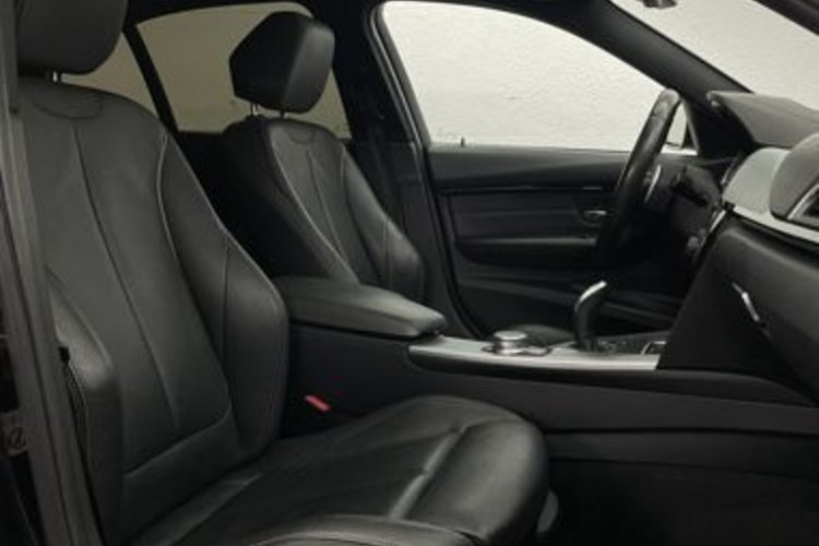BMW 330 330 d M SPORT GSD+ADAP-LED+AHK+MEMO+HUD+KEYLESS+