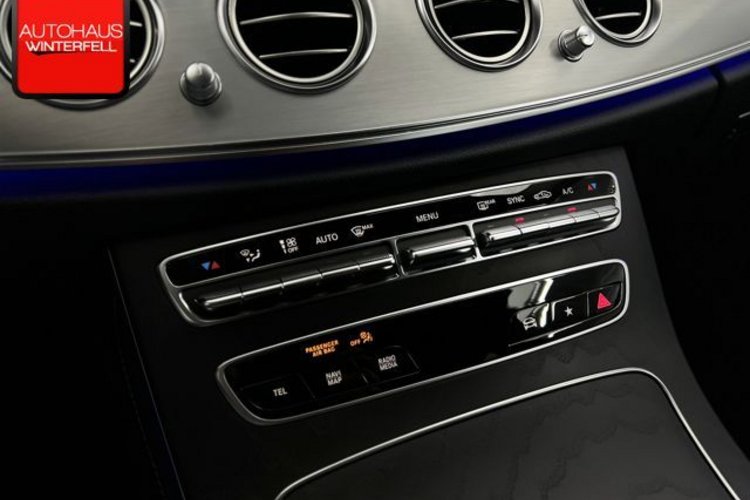 Mercedes-Benz E 300 E 300 d 4M T EXCLUSIVE KAMERA+LED+NAVI+CARPLAY+