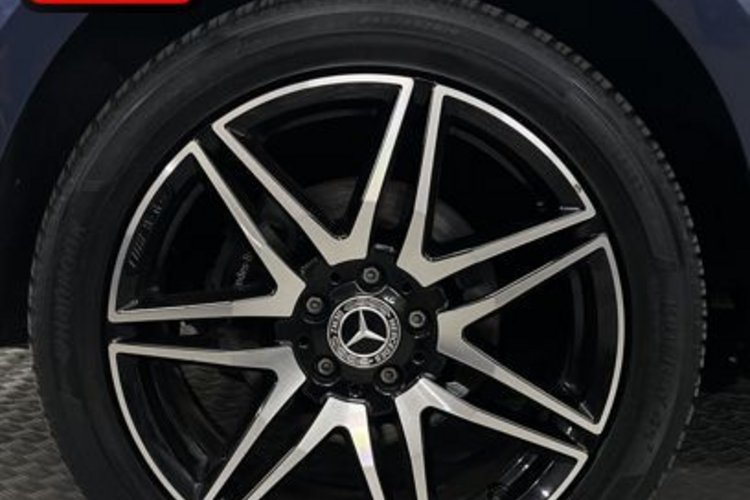 Mercedes-Benz V 300 V 300 d AMG 4M LANG 8SITZER+PANO+AHK+STANDH+360+