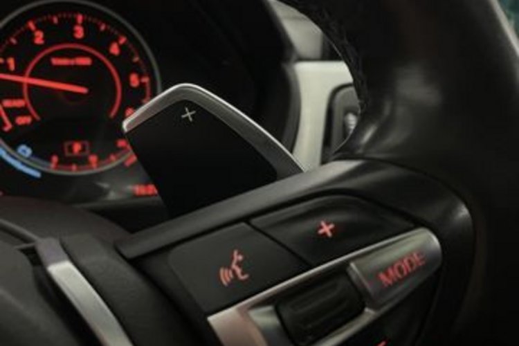 BMW 330 330 d M SPORT GSD+ADAP-LED+AHK+MEMO+HUD+KEYLESS+