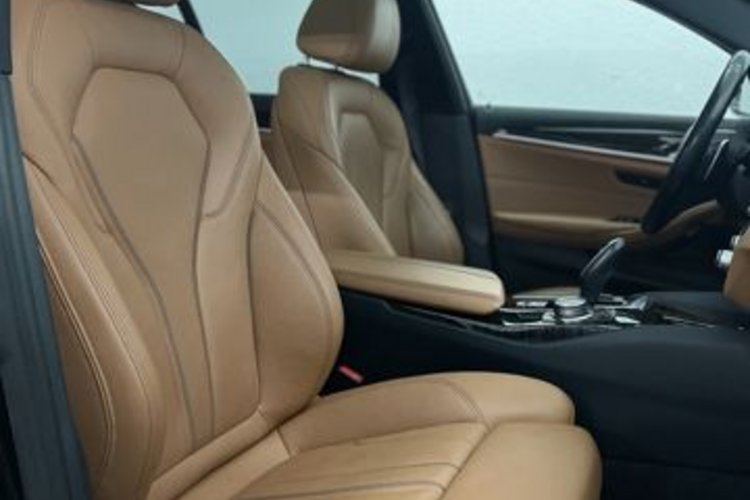 BMW 520 520 d xDrive Sport Line PANO+AHK+STANDHEIZUNG+