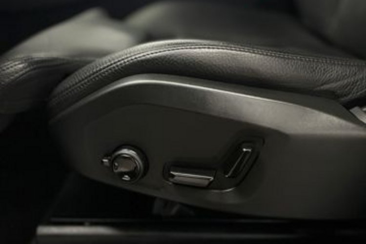 Volvo XC90 XC90 T8 AWD Recharge 7SITZ+AHK+MEMO+STANDHEIZUNG