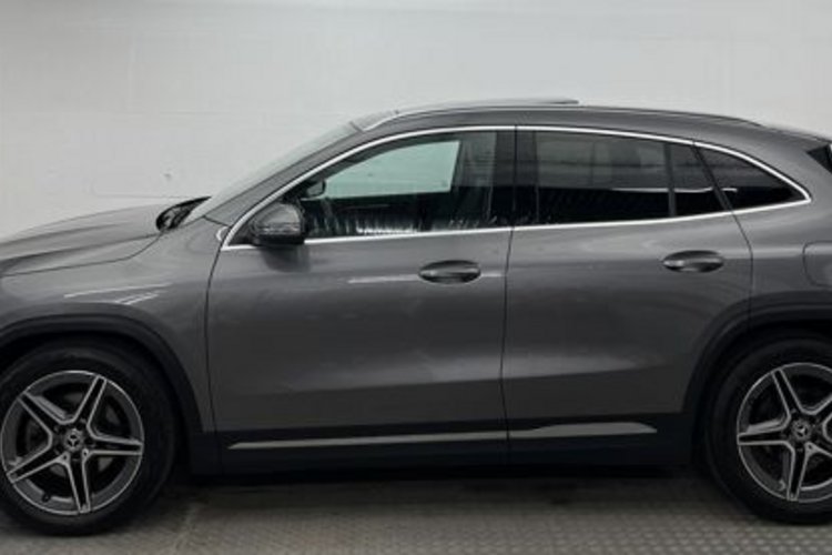 Mercedes-Benz GLA 200 GLA 200 d AMG CARBON PANO+AHK+KAMERA+LED+CARPLAY