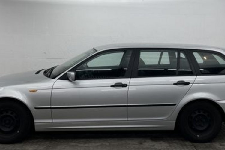 BMW 318 318 i Touring PDC+RADIO+SITZHEIZUNG+KLIMA+