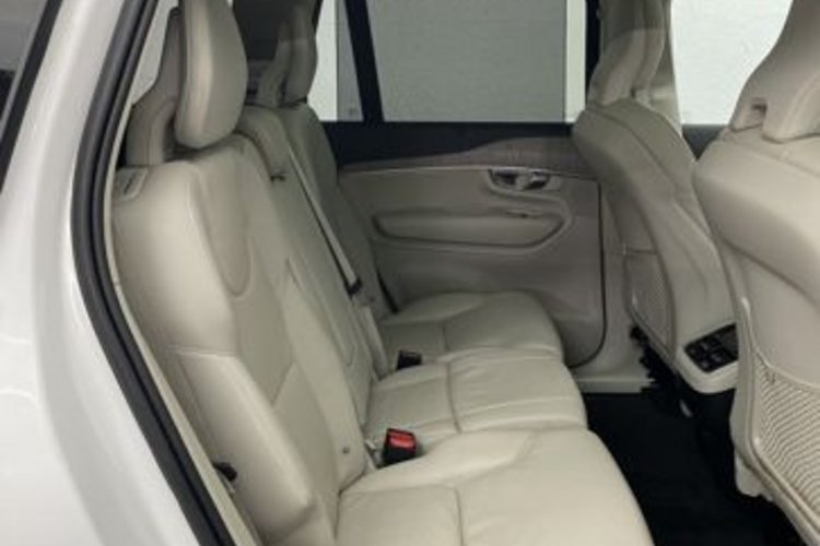 Volvo XC90 XC90 B5 AWD ULTIMATE BRIGHT 7SITZ+PANO+AHK+NUBUK