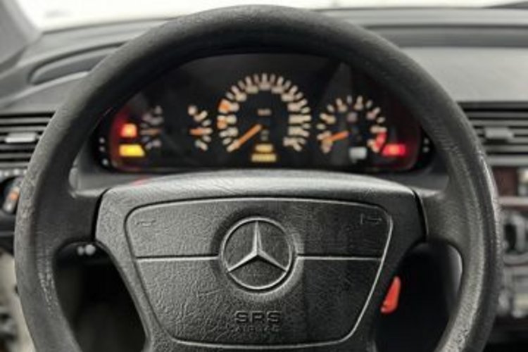 Mercedes-Benz C 180 C 180 RADIO+KASETTE+E-AUSSENSPIEGEL+