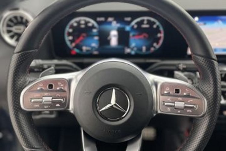 Mercedes-Benz GLA 220 GLA 220 d AMG NIGHT CARBON 20Z+KAMERA+KEYLESS+