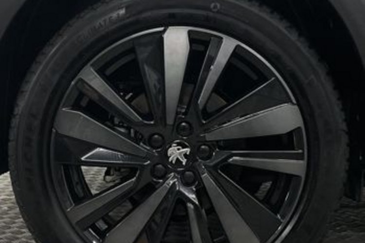 Peugeot 5008 5008 Hybrid 136 e-DSC GT BLACK TONE 7SITZ+PANO+