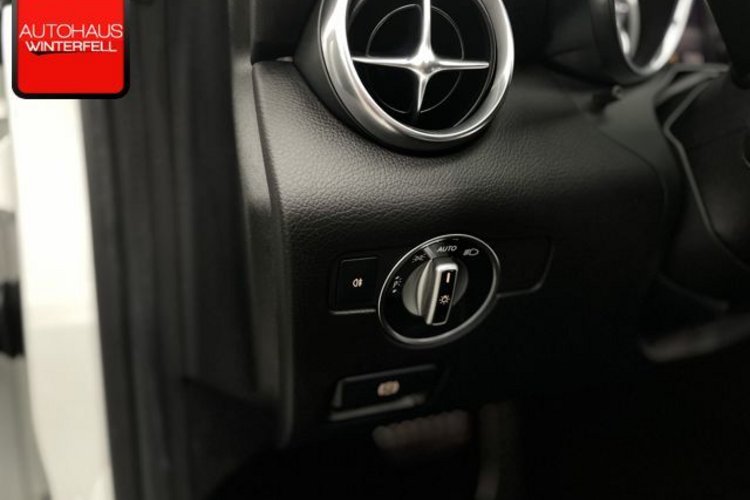 Mercedes-Benz SLC 200 SLC 200 AMG PANO+KAMERA+HARMAN/K+ILS+AIR-SCARF+