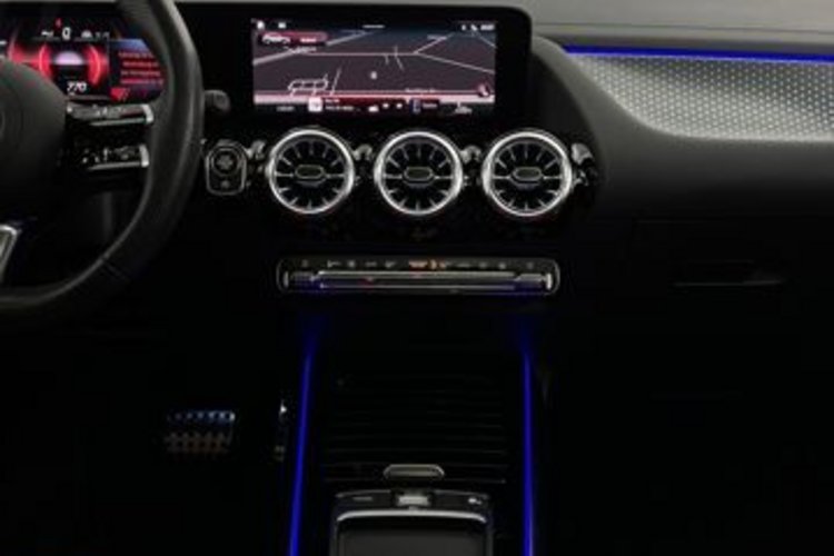 Mercedes-Benz GLA 220 GLA 220 4M AMG ADVANCED PLUS PANO+STANDH+MEMO+