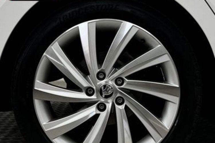 Skoda Octavia Octavia Combi 2.0 TDI Style PANO+AHK+STANDH+MEMO
